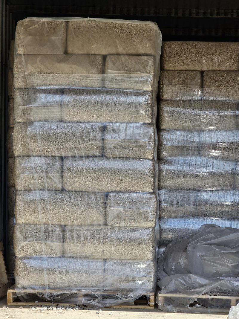 Hemp Bedding can be delivered on pallets!